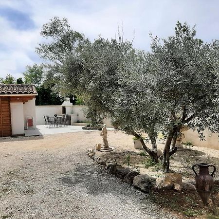 Mormoiron Chalet Au Pied Du Mont Ventoux מראה חיצוני תמונה